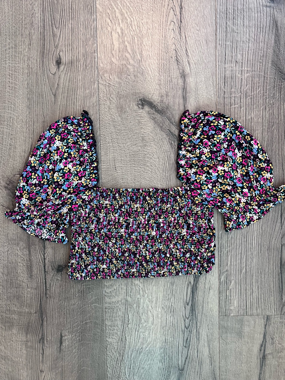 Skylar + Madison Black Multi Floral Puff Sleeve Crop Top - Picture 3 of 9